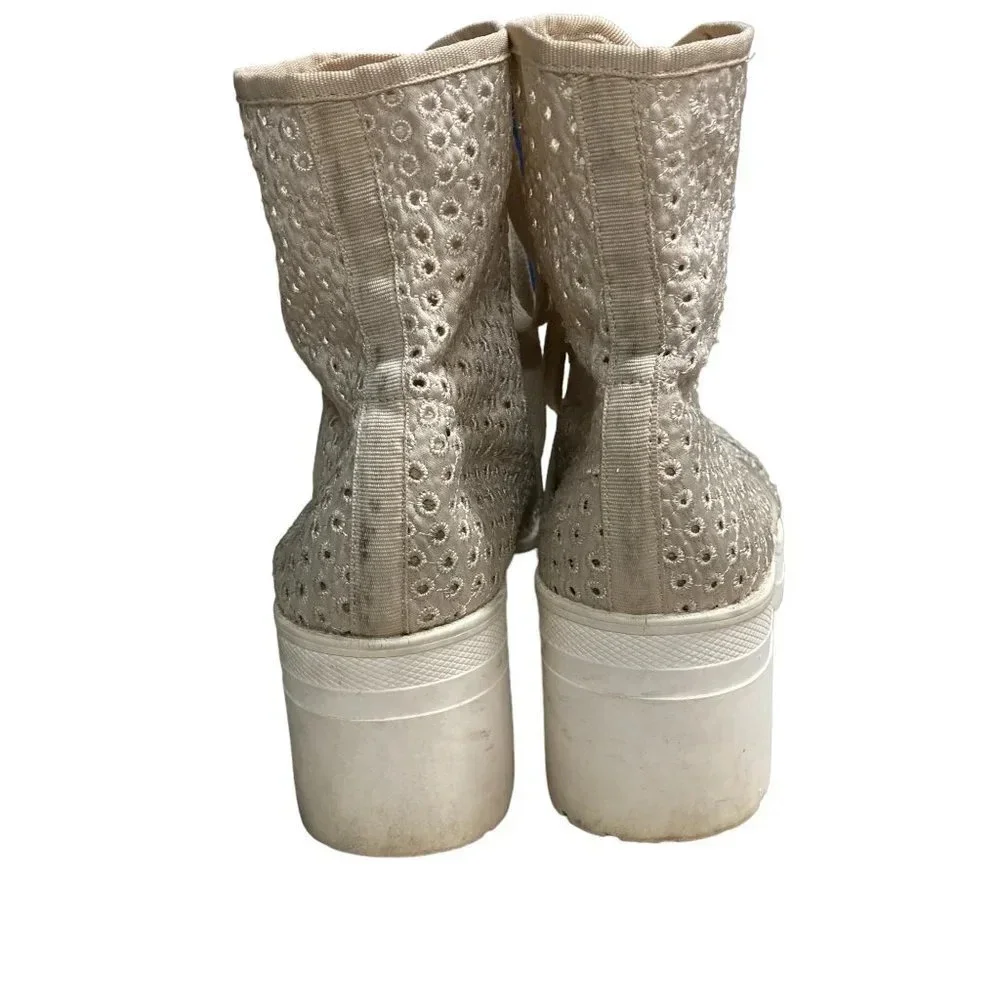 Urban Outfitters Mya Eyelet Beige-Cream Platform Chunky Heel, Size 8‎